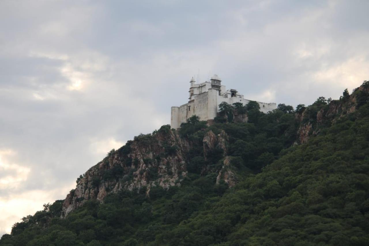 Hill Paradise Home Stay Udaipur Exterior photo